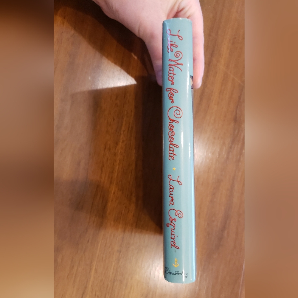 Like Water For Chocolate Hardback Novel - Picture 3 of 7